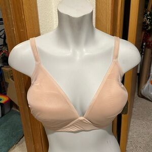 Victoria’s Secret wireless bra 36DDD NEW